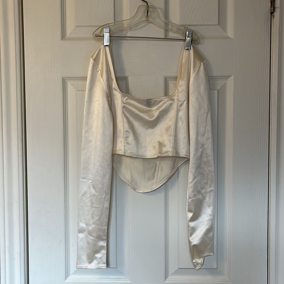 Beautiful Off White Renaissance Corset Top - Picture 2 of 4